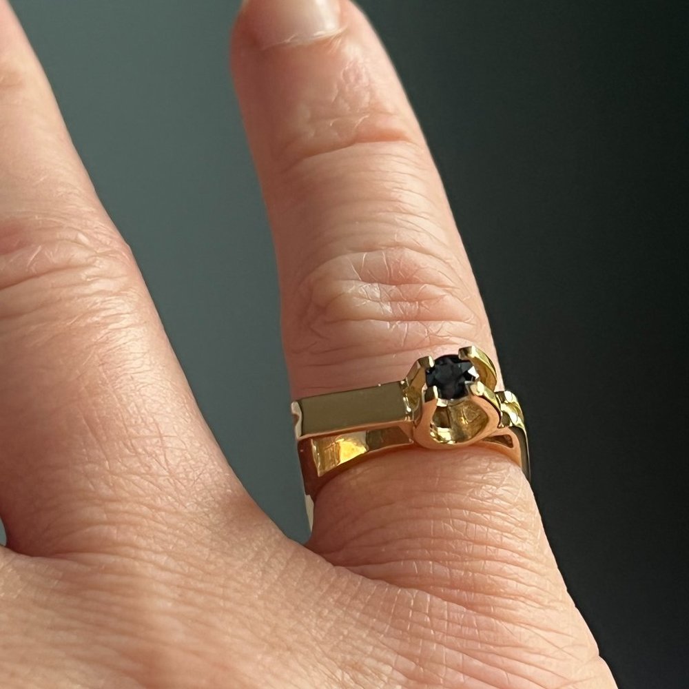 14k Sapphire ring, sz 5